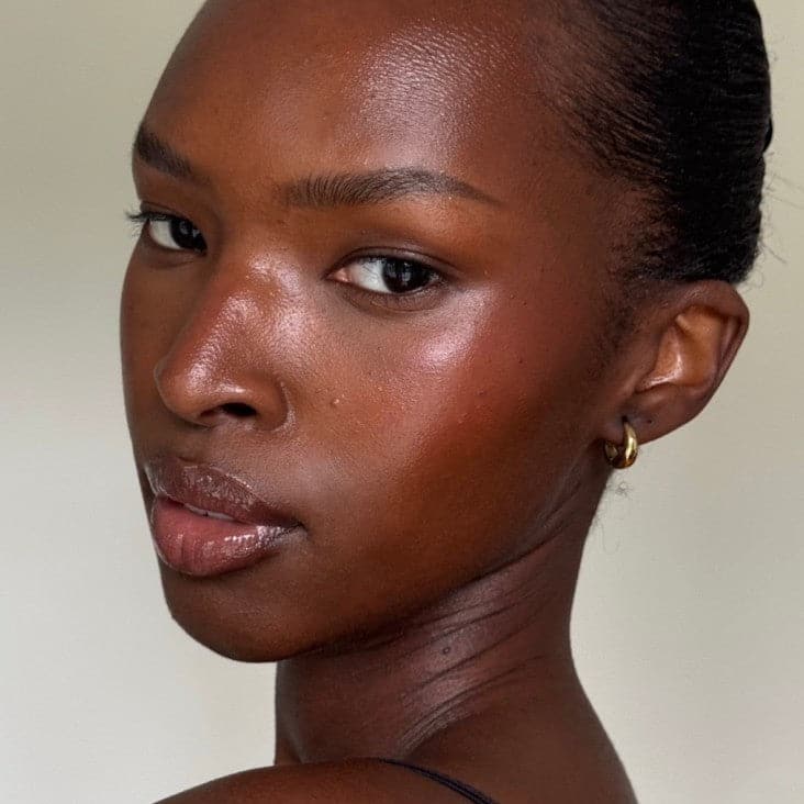 naomi with highlight milk 04