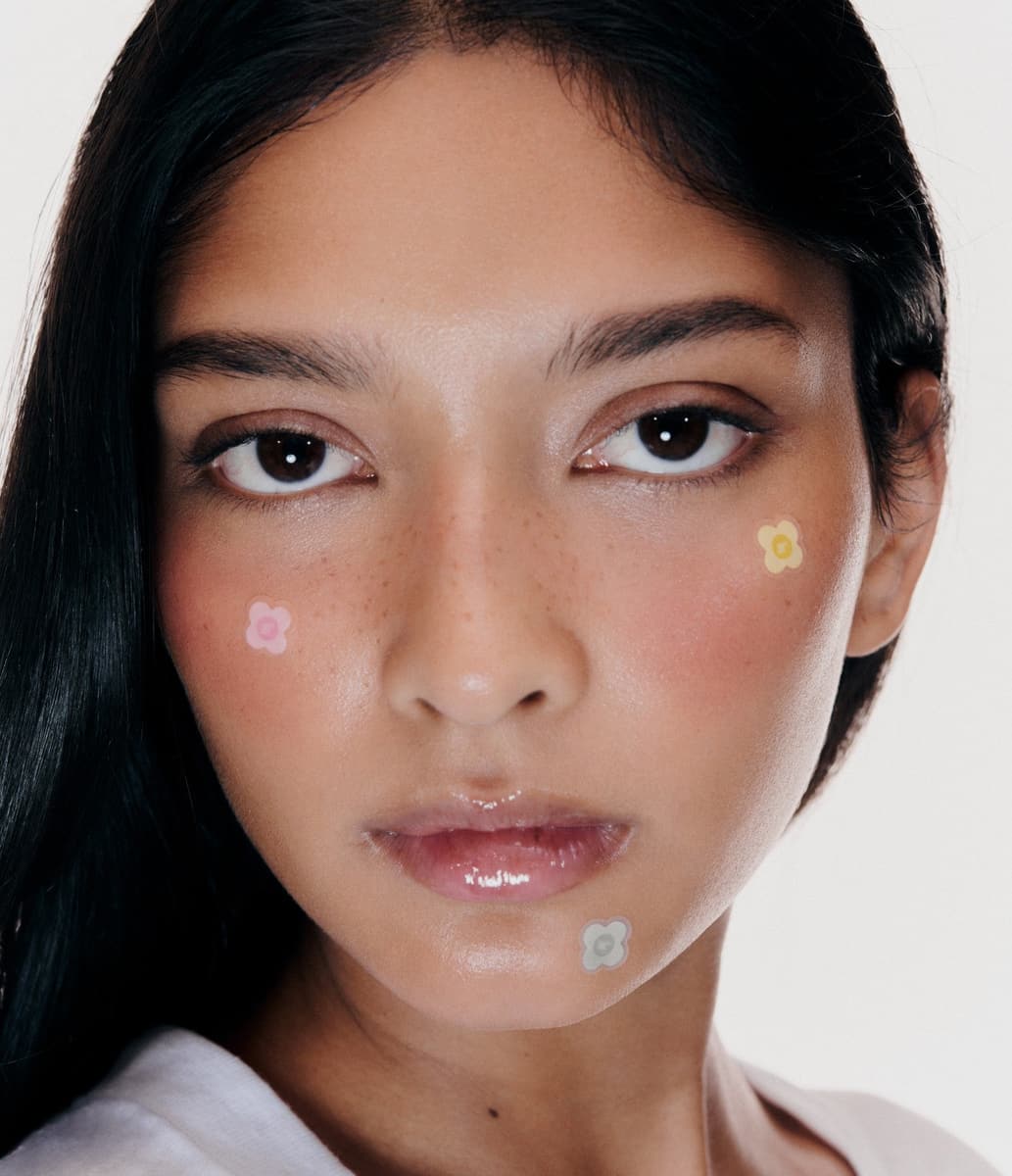 model wears spotwear daisy