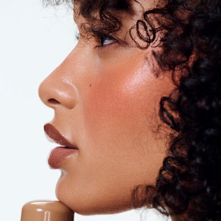 model wearing pocket blush in sun soak
