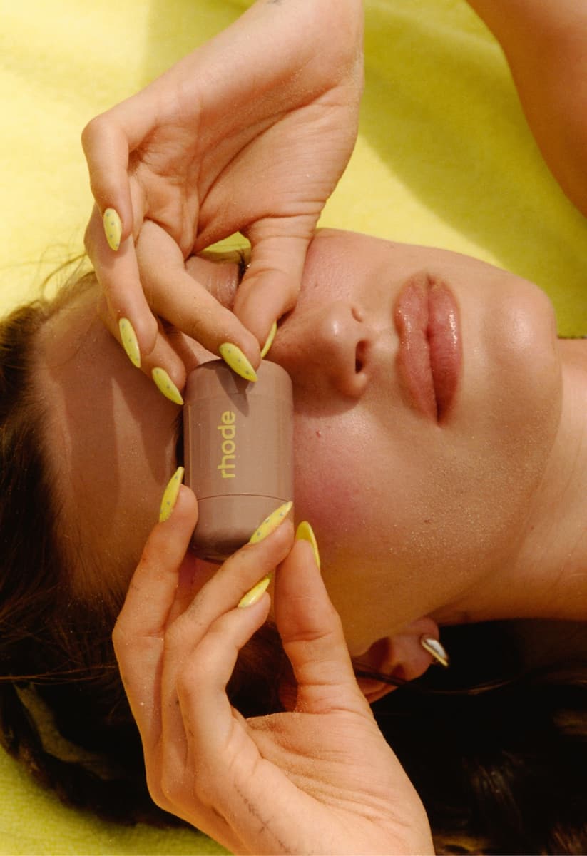 HB holding pocket blush in sun soak