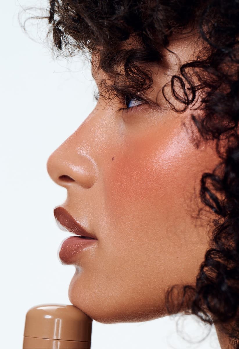 model wearing pocket blush in sun soak