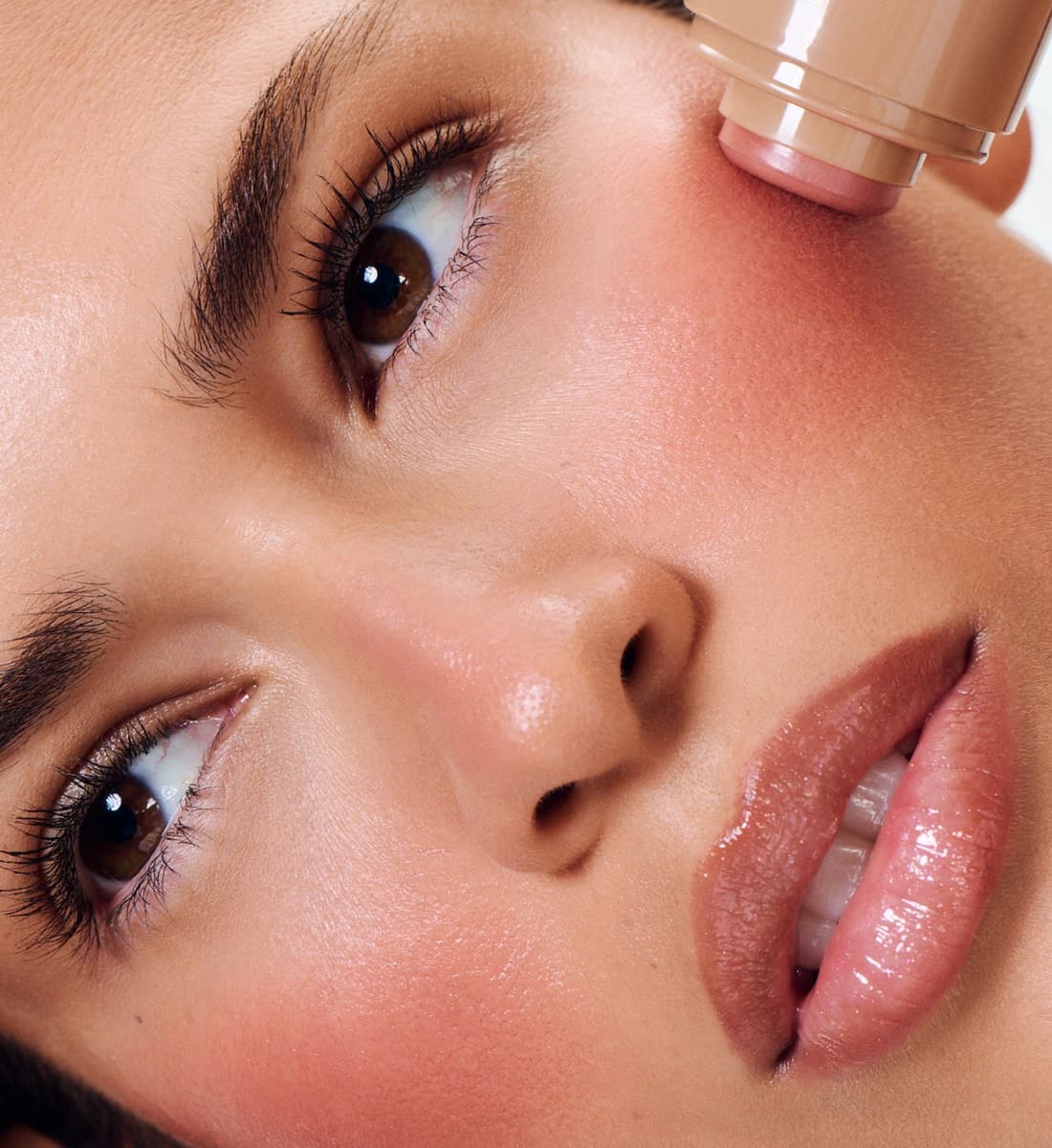 juliana wears pocket blush in tan line