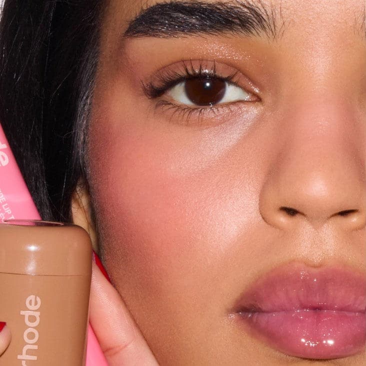 aylah with pocket blush teacup